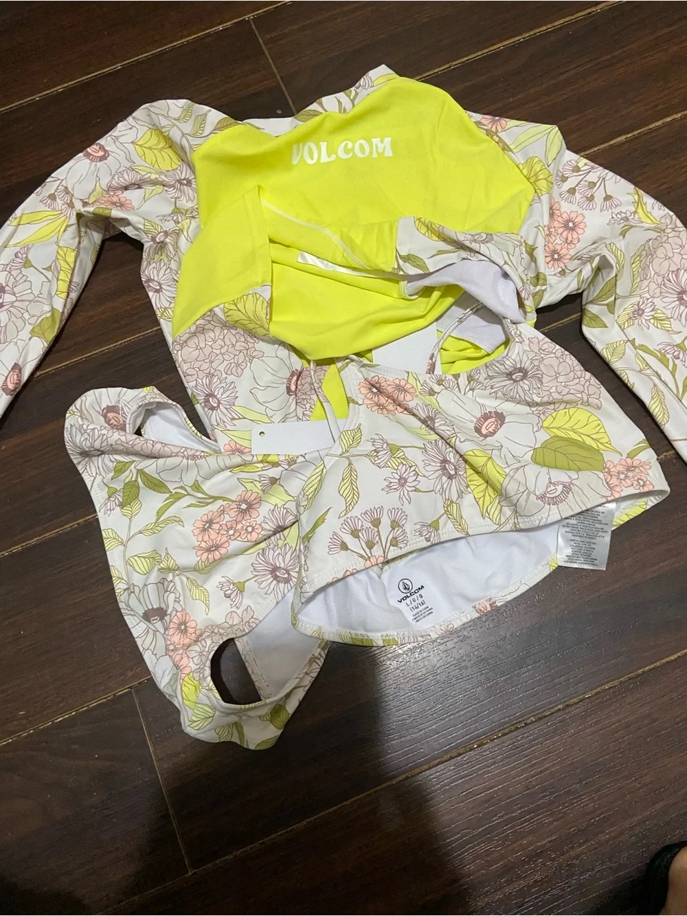 NWT Volcom Kid's Girl 3-Piece Swimsuit Size L 14/16